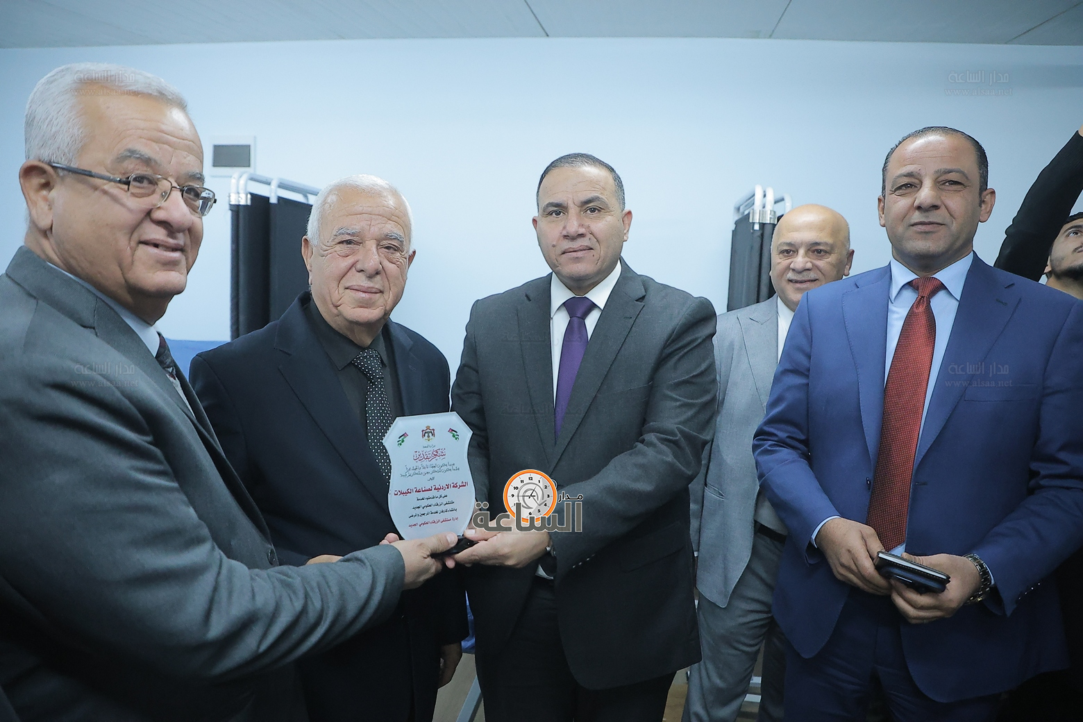 Madar Al-Saa Images 0.6868241481630424