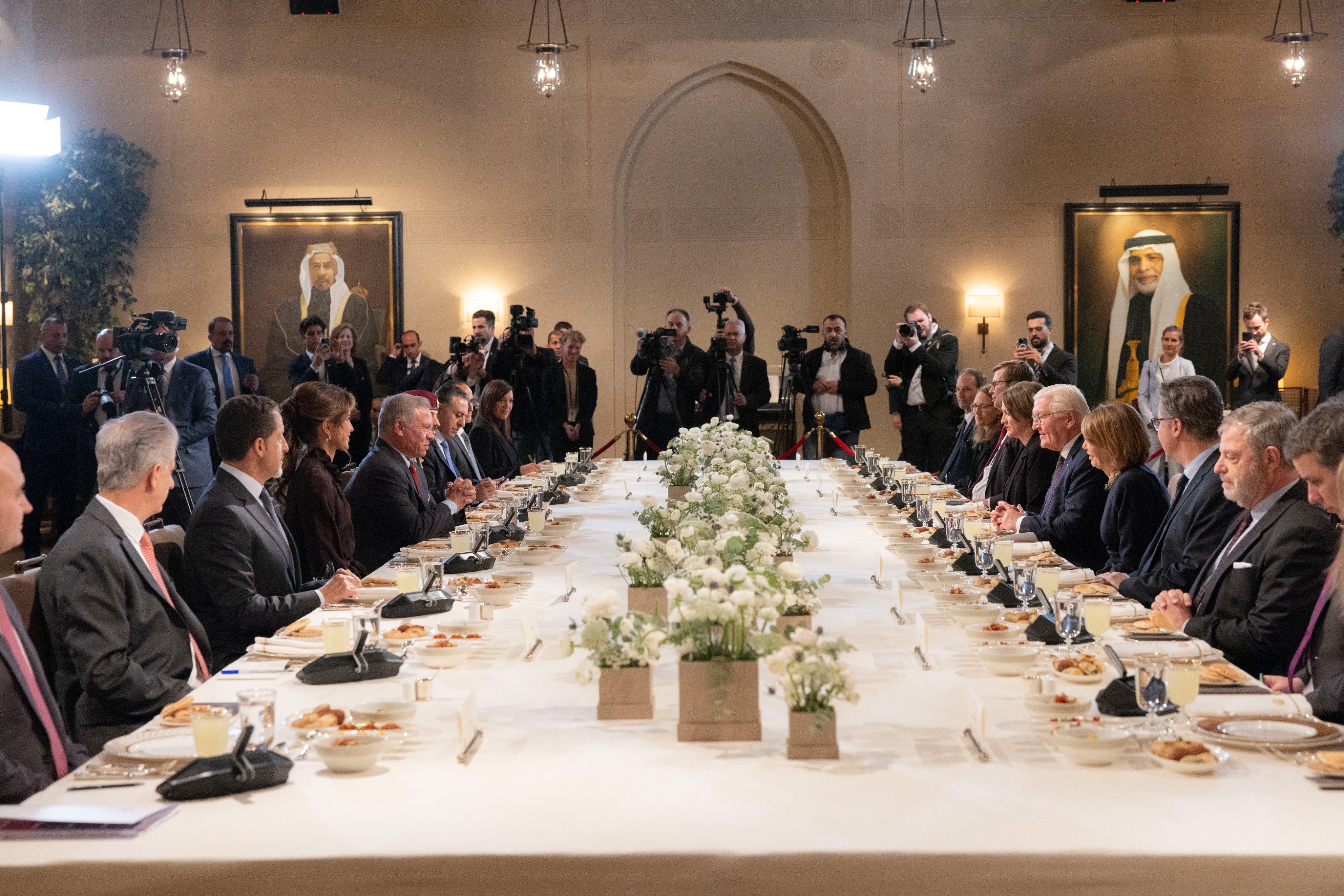 Madar Al-Saa Images 0.9332615361555672