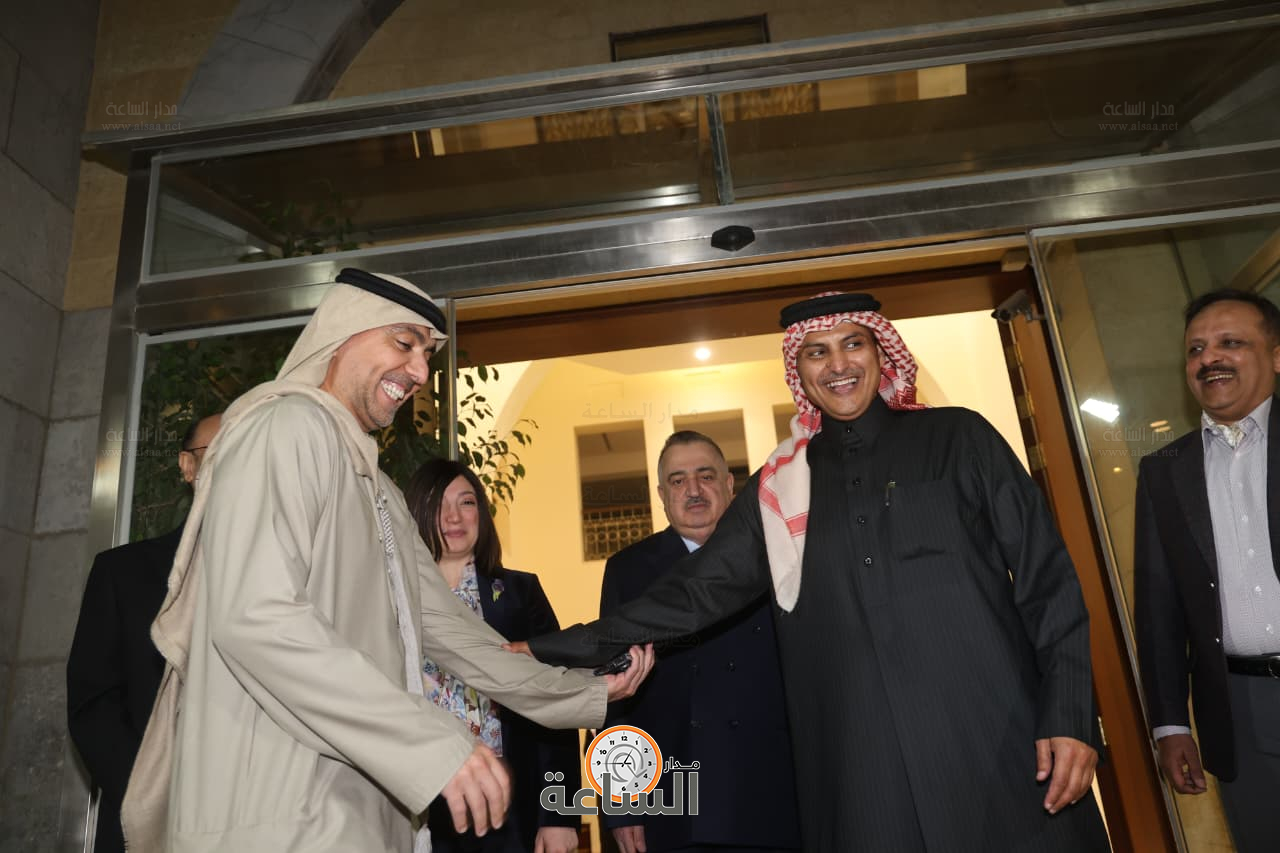 Madar Al-Saa Images 0.5651778624081082