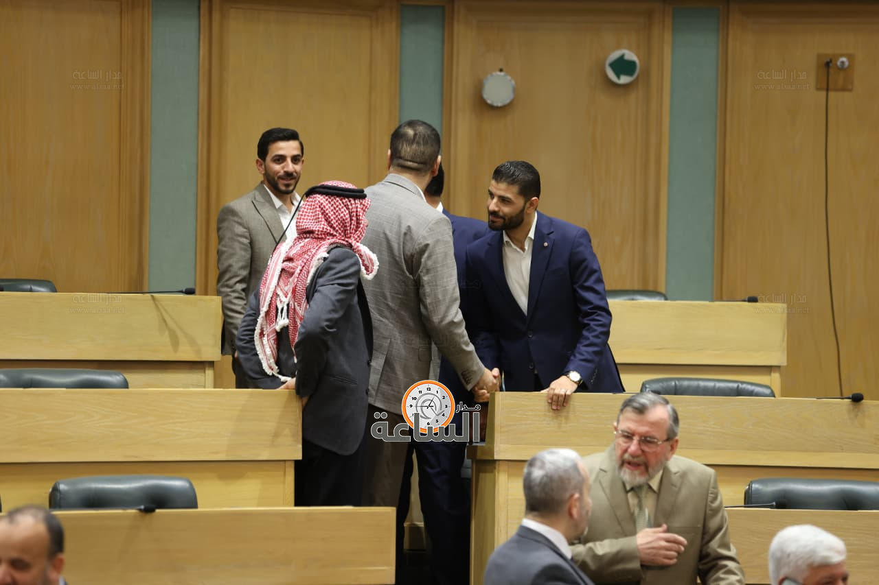 Madar Al-Saa Images 0.8672387822736316