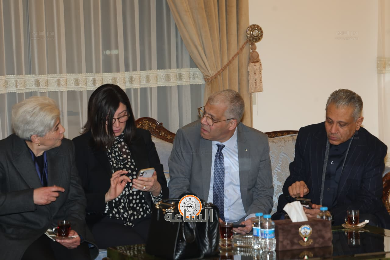 Madar Al-Saa Images 0.8771098130436784