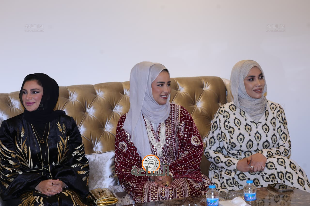 Madar Al-Saa Images 0.8800514160294926