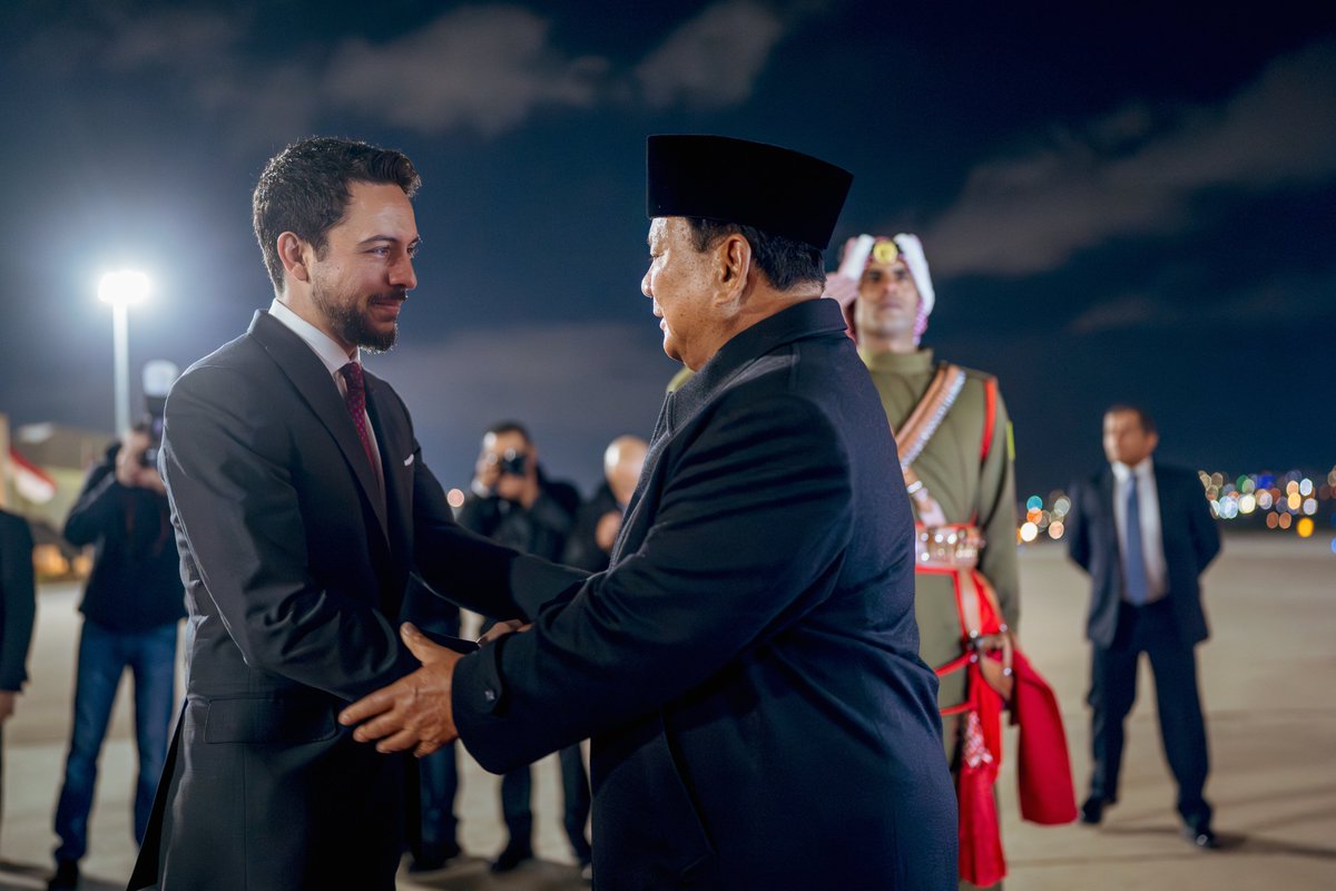 Madar Al-Saa Images 0.8919669507278916