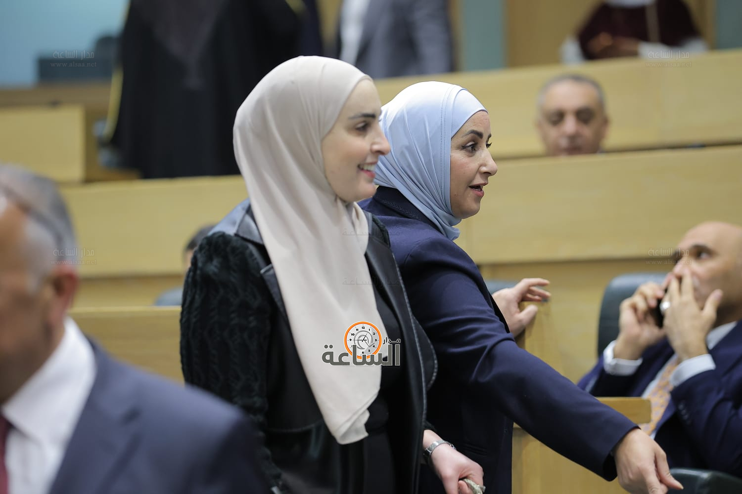 Madar Al-Saa Images 0.7441449402392126