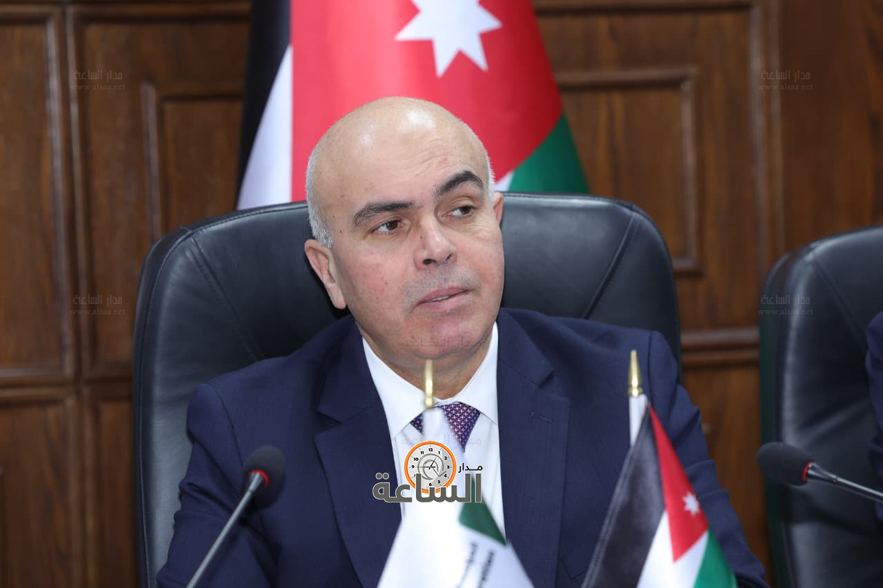 Madar Al-Saa Images 0.6880661513465937