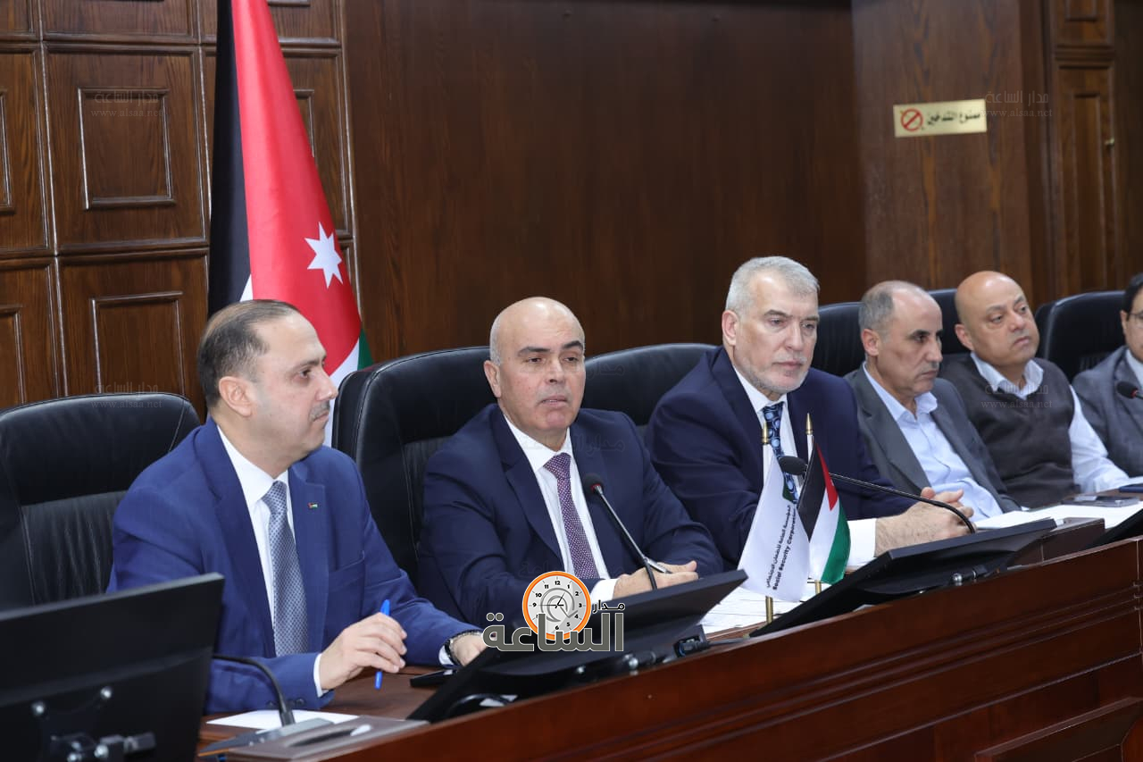 Madar Al-Saa Images 0.833614088482768