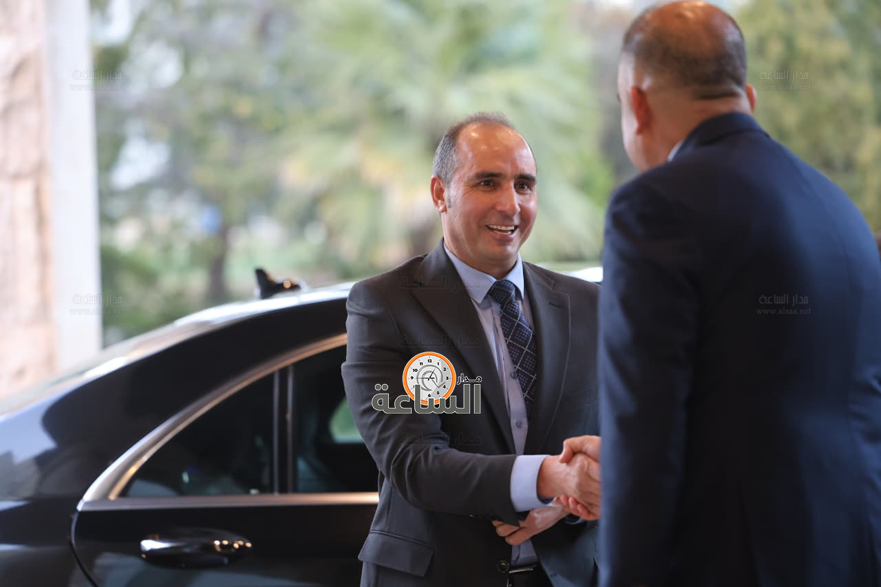 Madar Al-Saa Images 0.8858358941342411