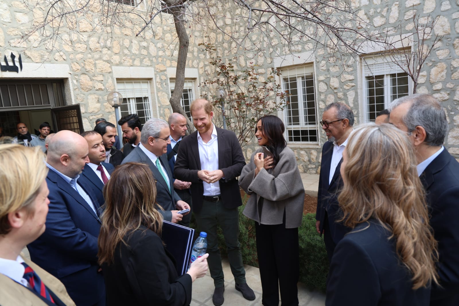 Madar Al-Saa Images 0.3882352678438499