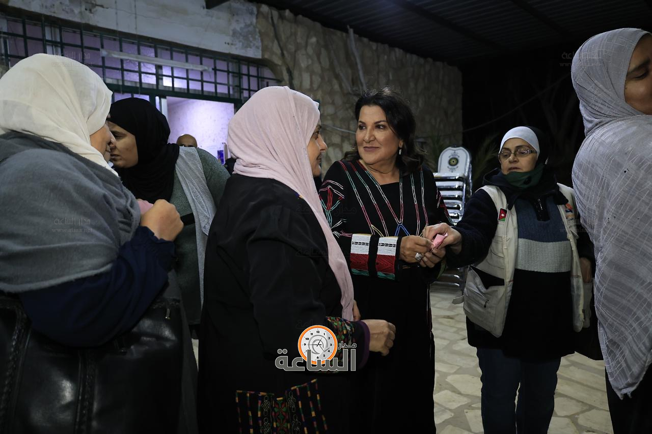 Madar Al-Saa Images 0.9083688196164079