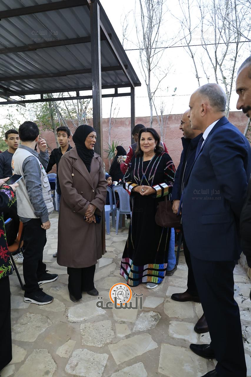 Madar Al-Saa Images 0.12088684446273845