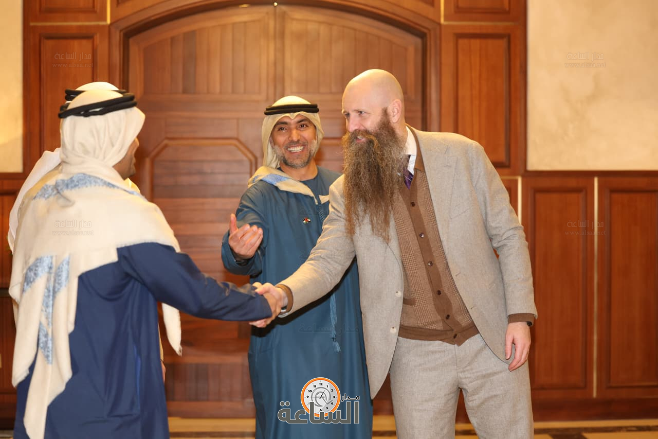 Madar Al-Saa Images 0.13775690121291662