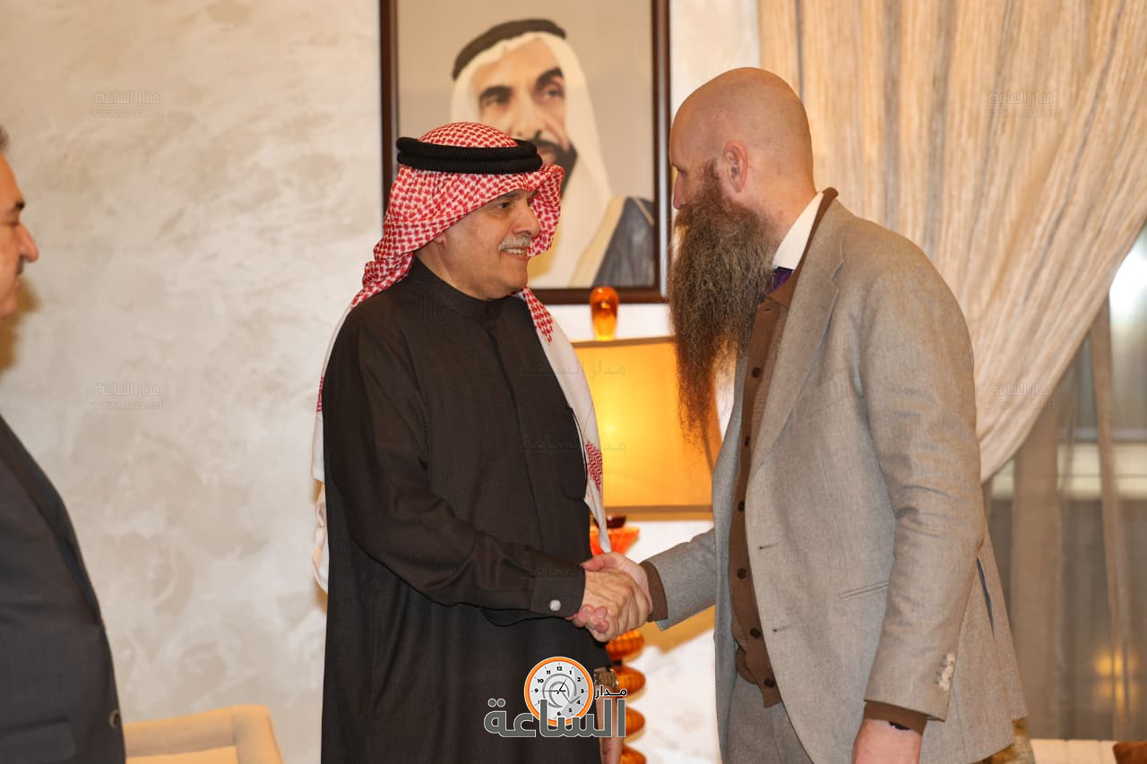 Madar Al-Saa Images 0.04082918352888243