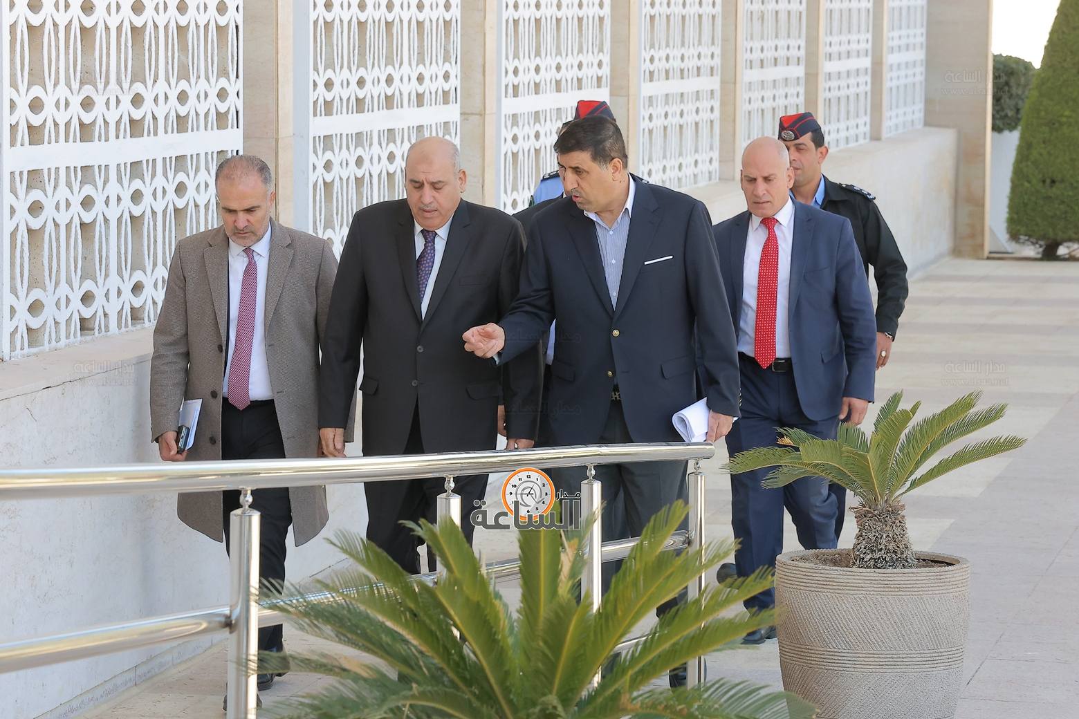 Madar Al-Saa Images 0.16822344232797382