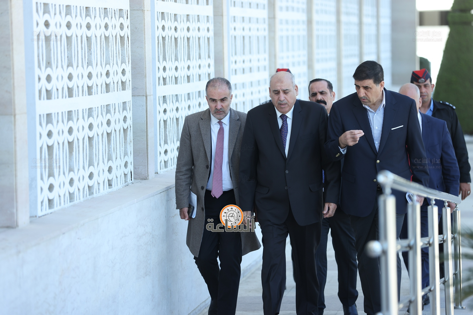 Madar Al-Saa Images 0.4287624291083423