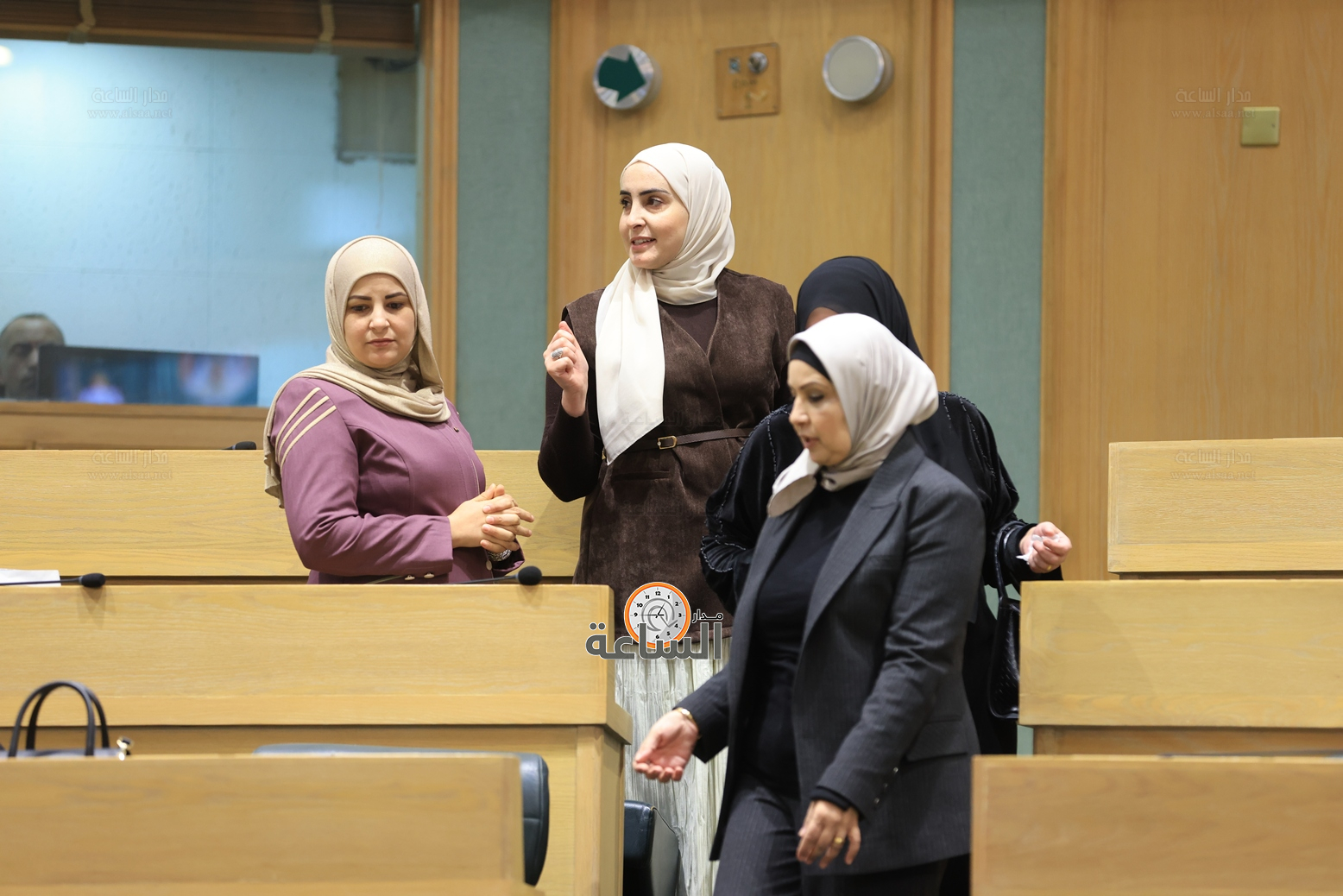 Madar Al-Saa Images 0.9385315801590369