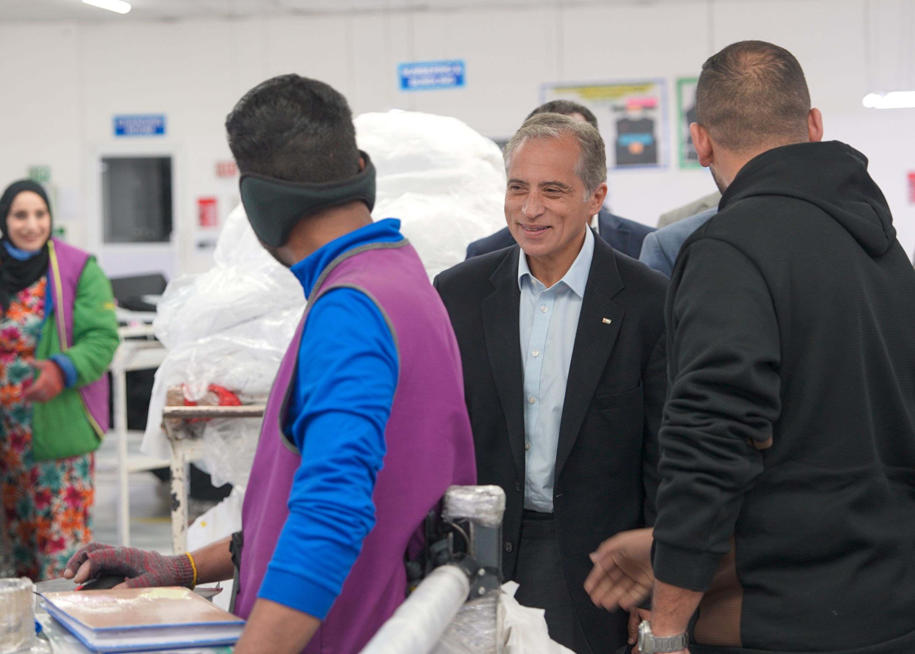 Madar Al-Saa Images 0.49871118943335246