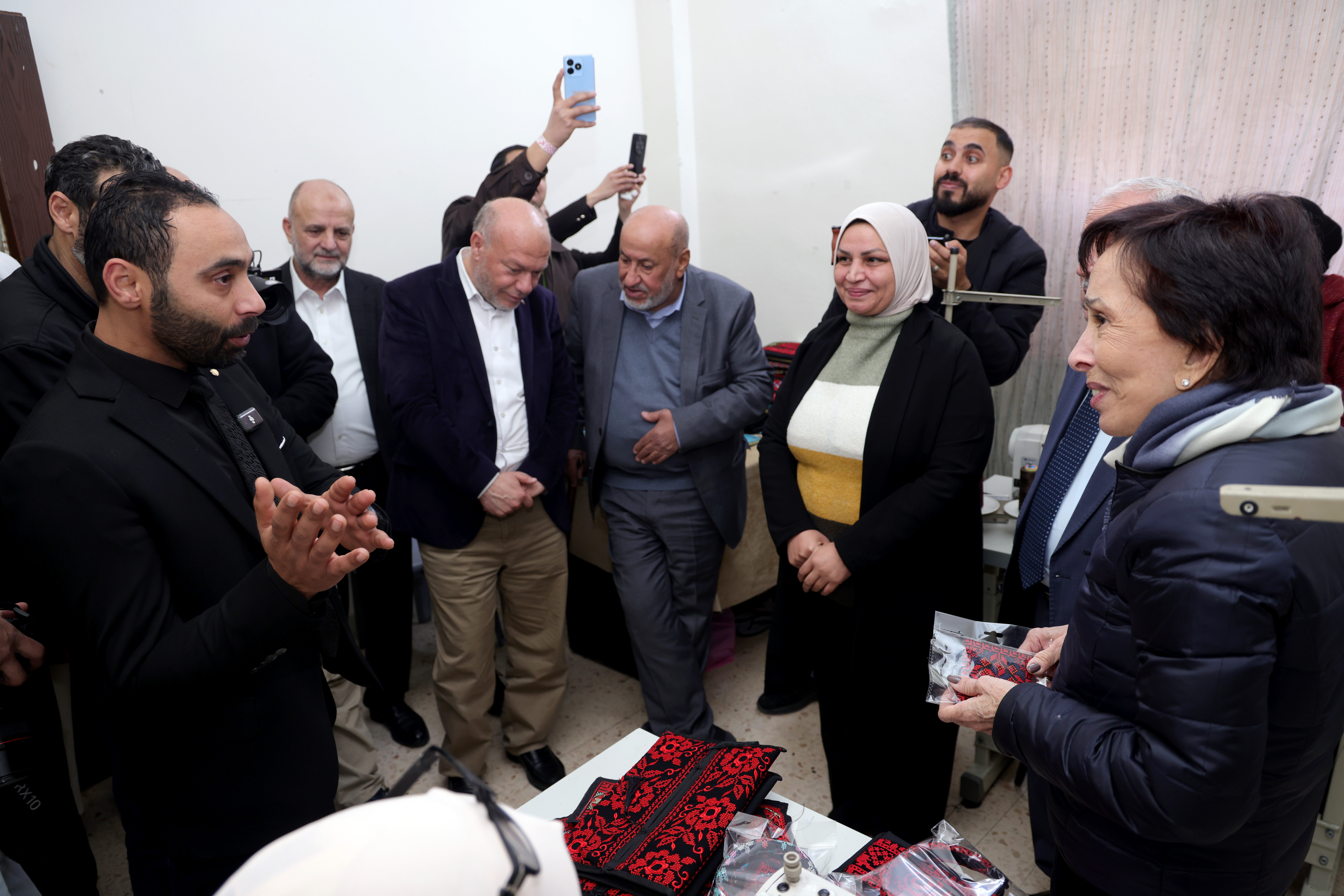 Madar Al-Saa Images 0.6278015057701797