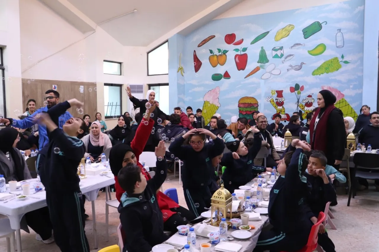 Madar Al-Saa Images 0.8979973189477827