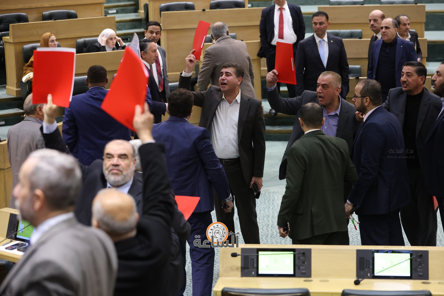 Madar Al-Saa Images 0.5121420210645506