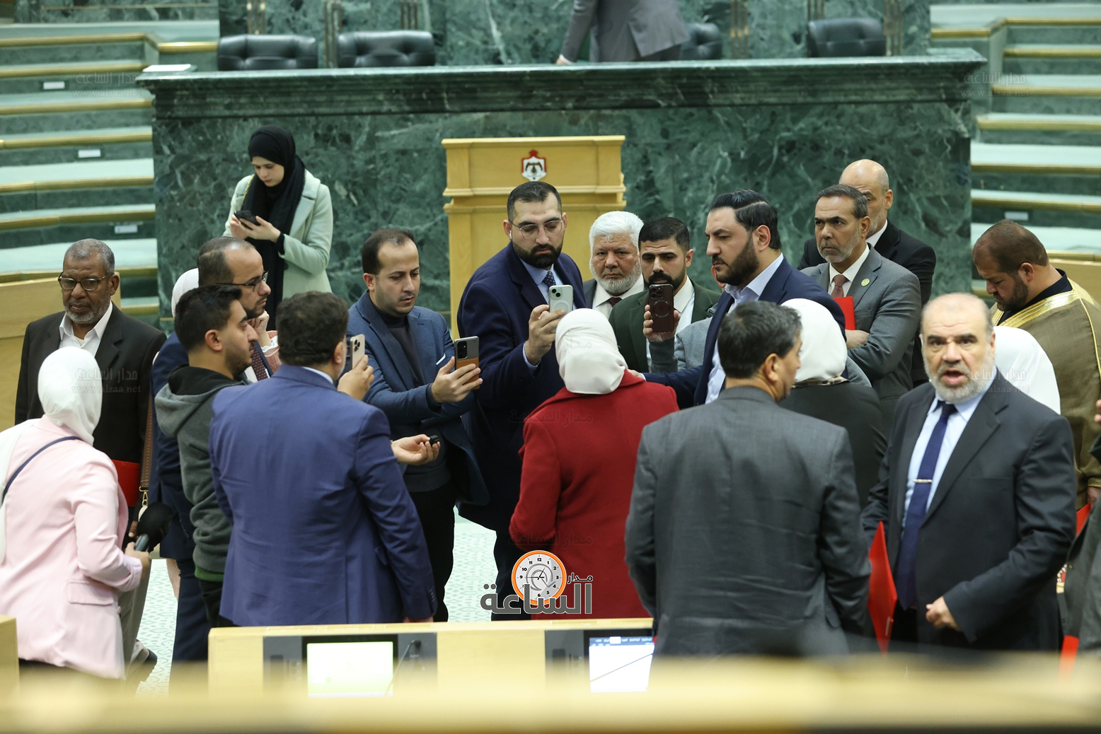 Madar Al-Saa Images 0.752065268889543