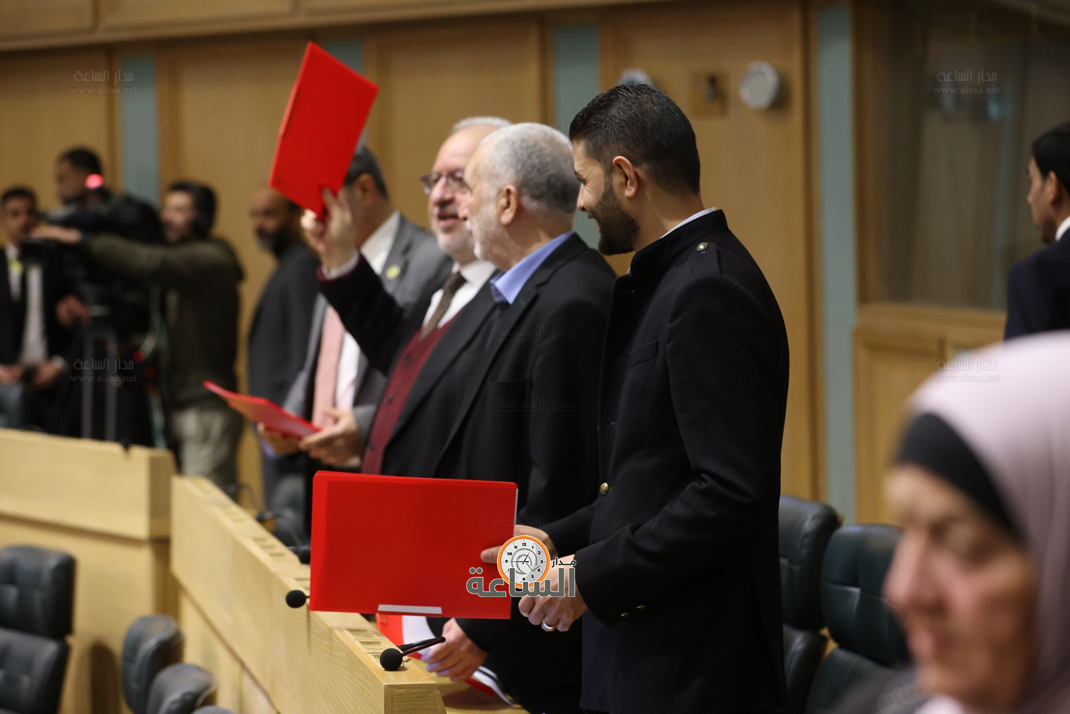 Madar Al-Saa Images 0.7781034538894229