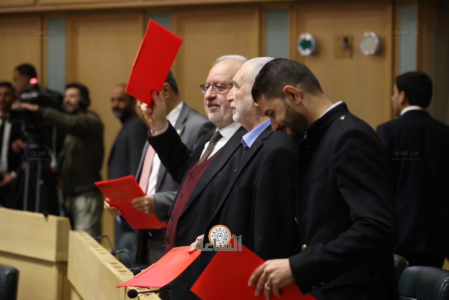 Madar Al-Saa Images 0.12861351357958384