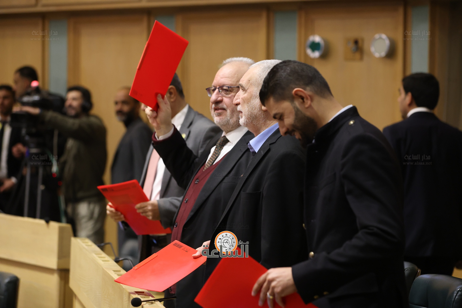 Madar Al-Saa Images 0.06779584678559691