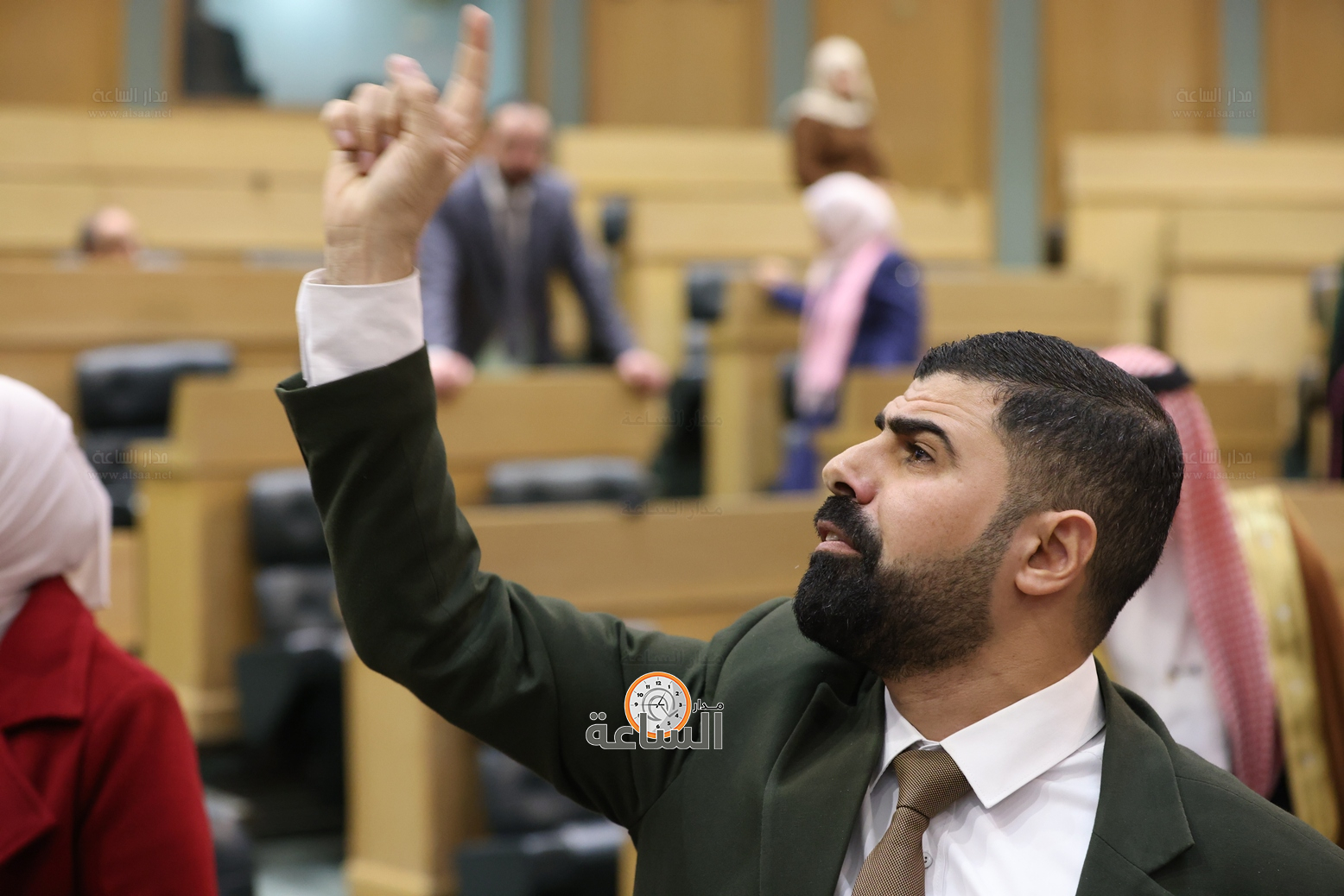 Madar Al-Saa Images 0.3564608138637213