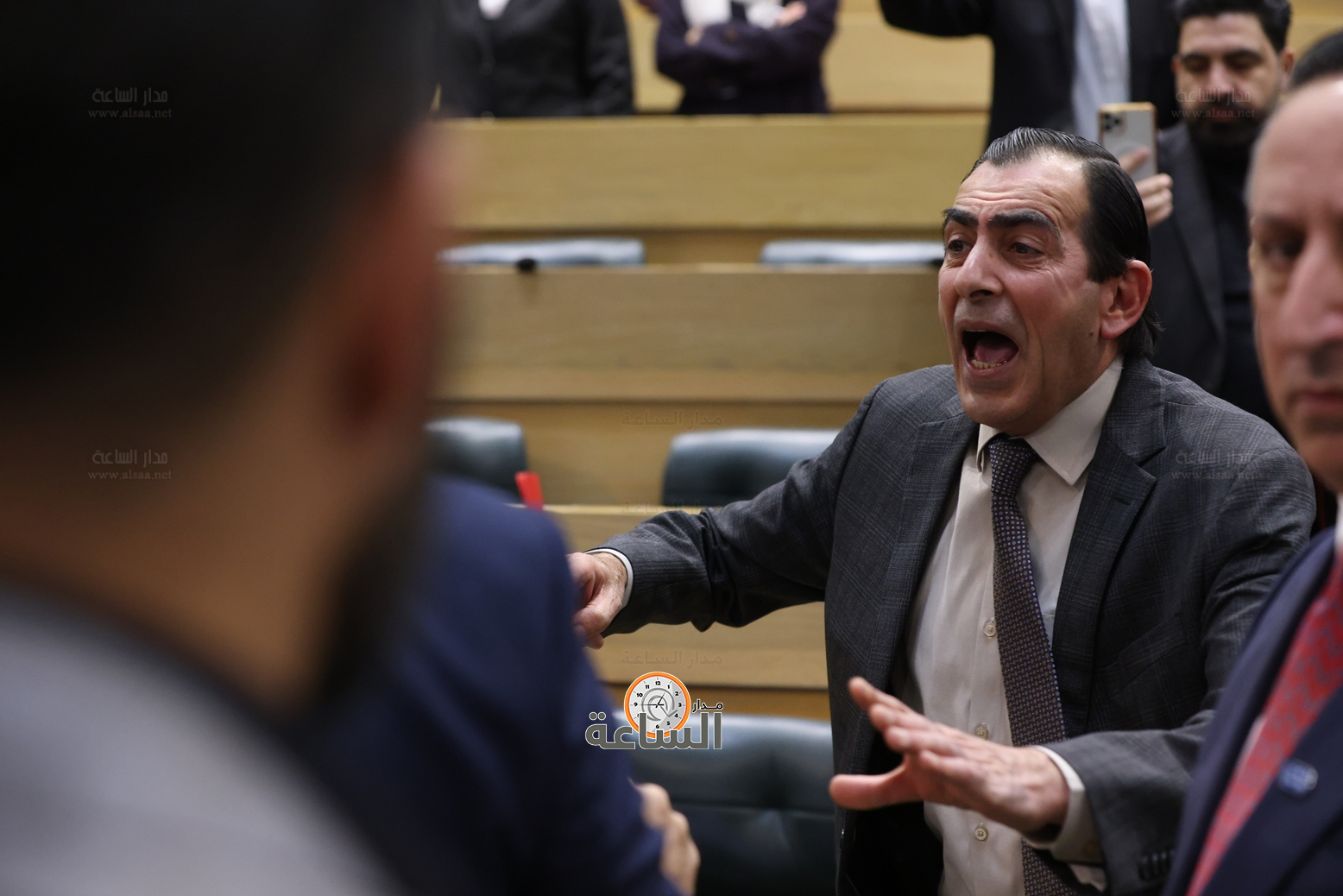 Madar Al-Saa Images 0.43338222745692523