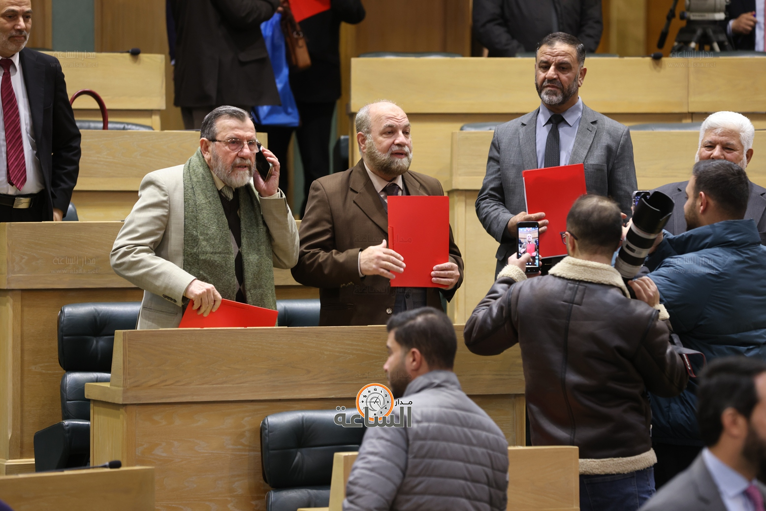 Madar Al-Saa Images 0.17685615302886815