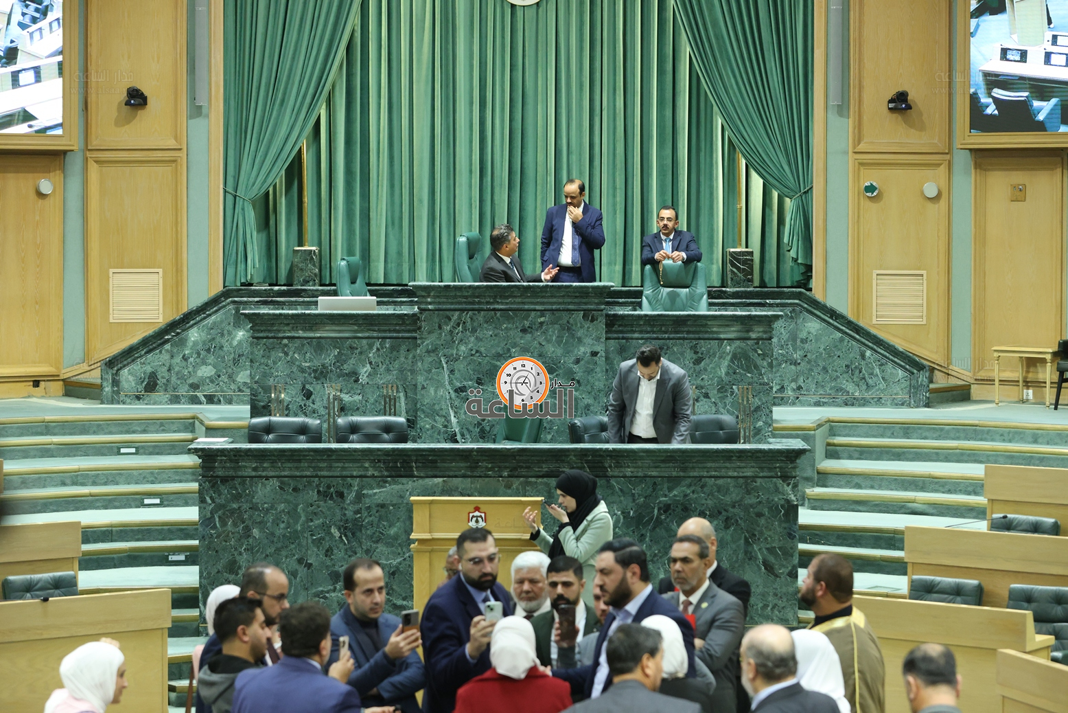 Madar Al-Saa Images 0.5854485797048267