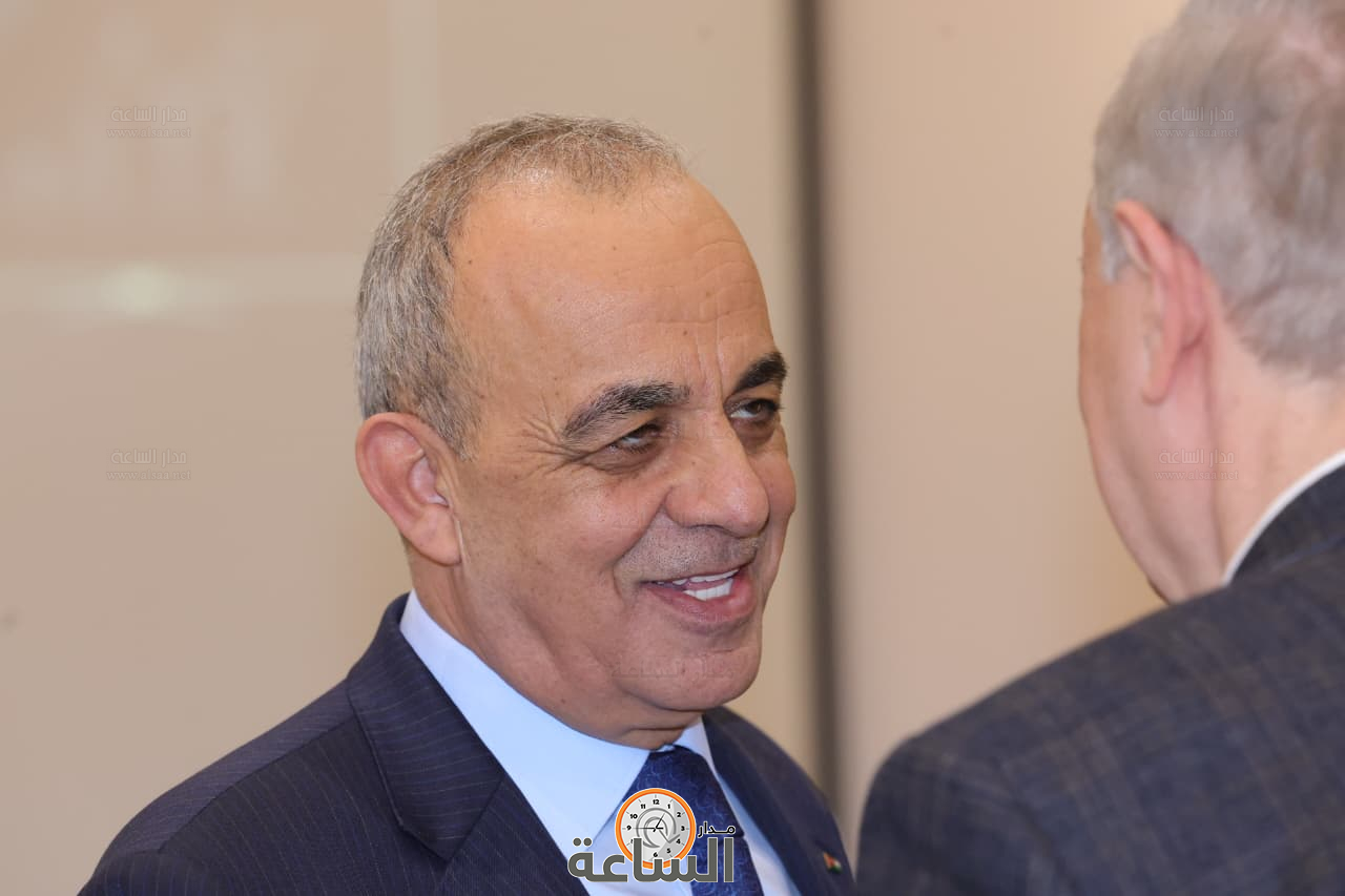 Madar Al-Saa Images 0.4909820411420488