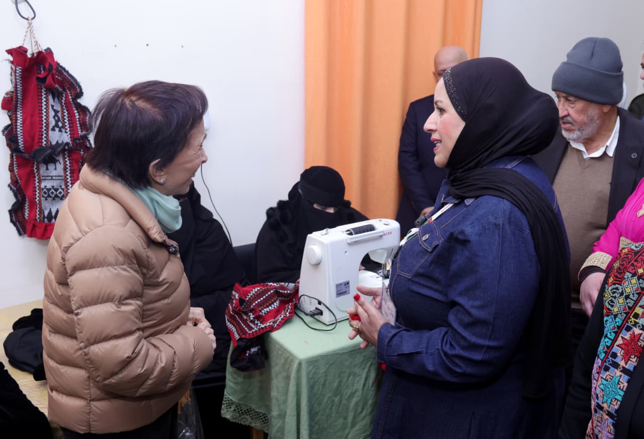 Madar Al-Saa Images 0.6454185865389822