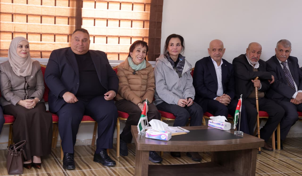 Madar Al-Saa Images 0.23847136271069747