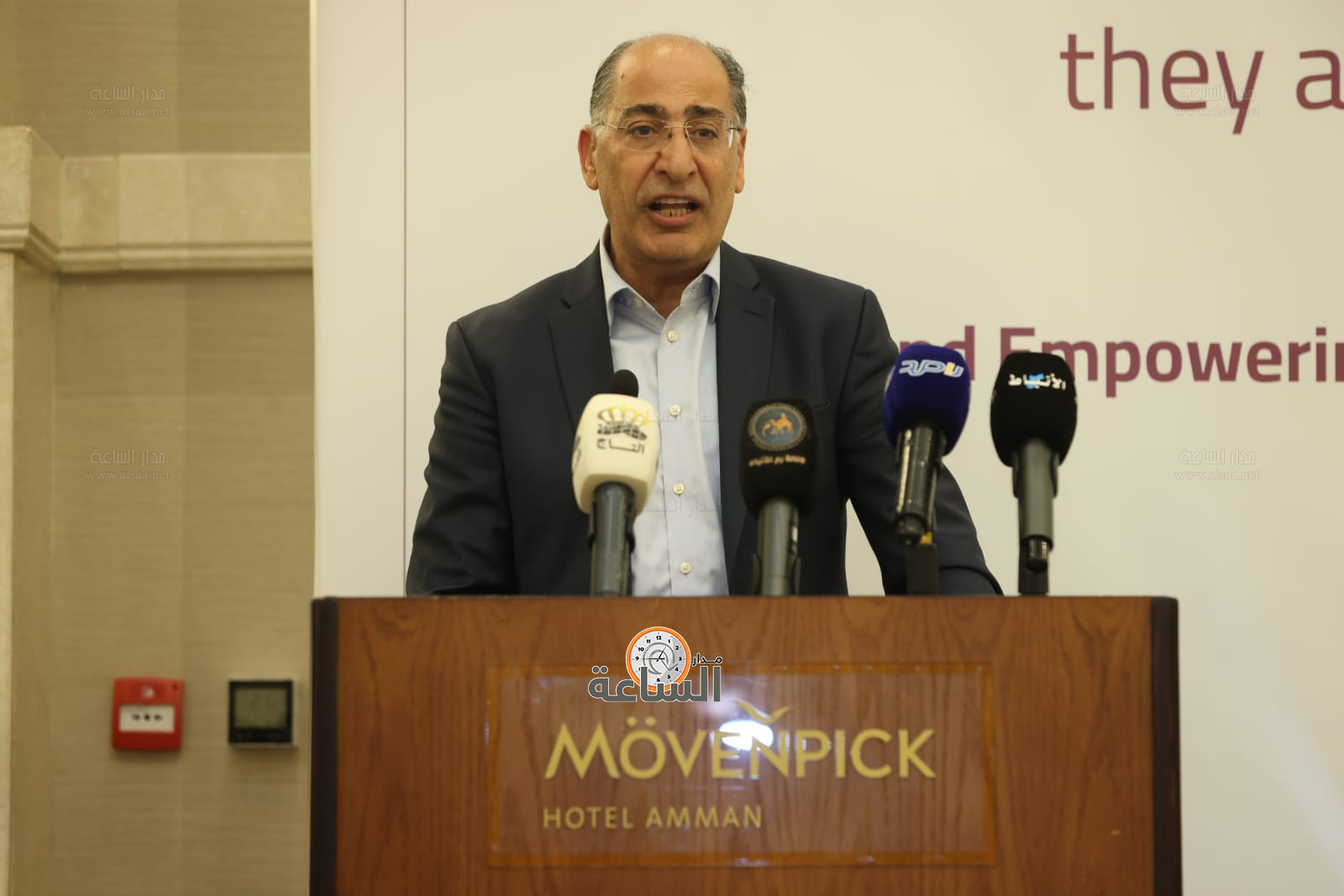 Madar Al-Saa Images 0.39993607981363977