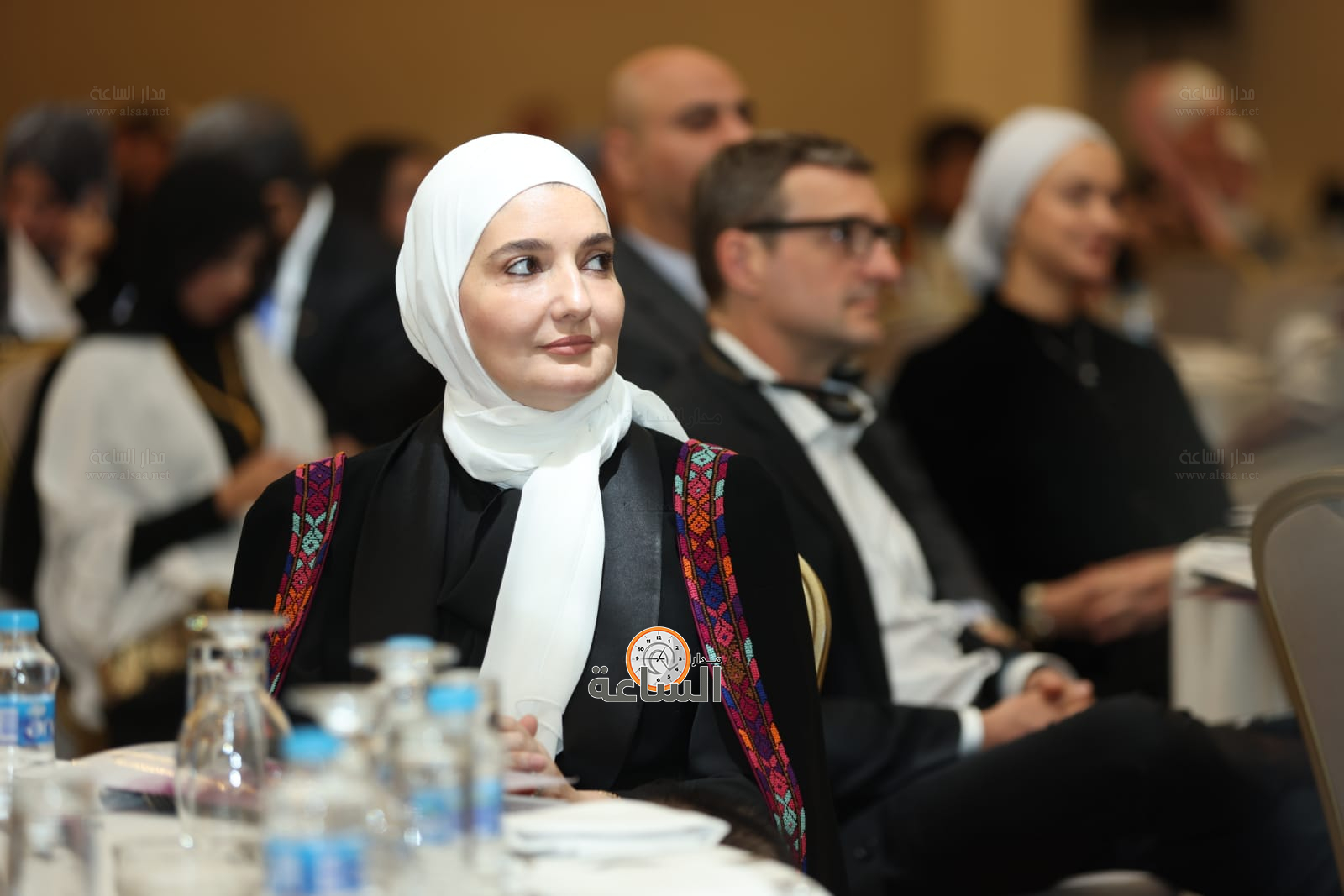 Madar Al-Saa Images 0.4395370915811042