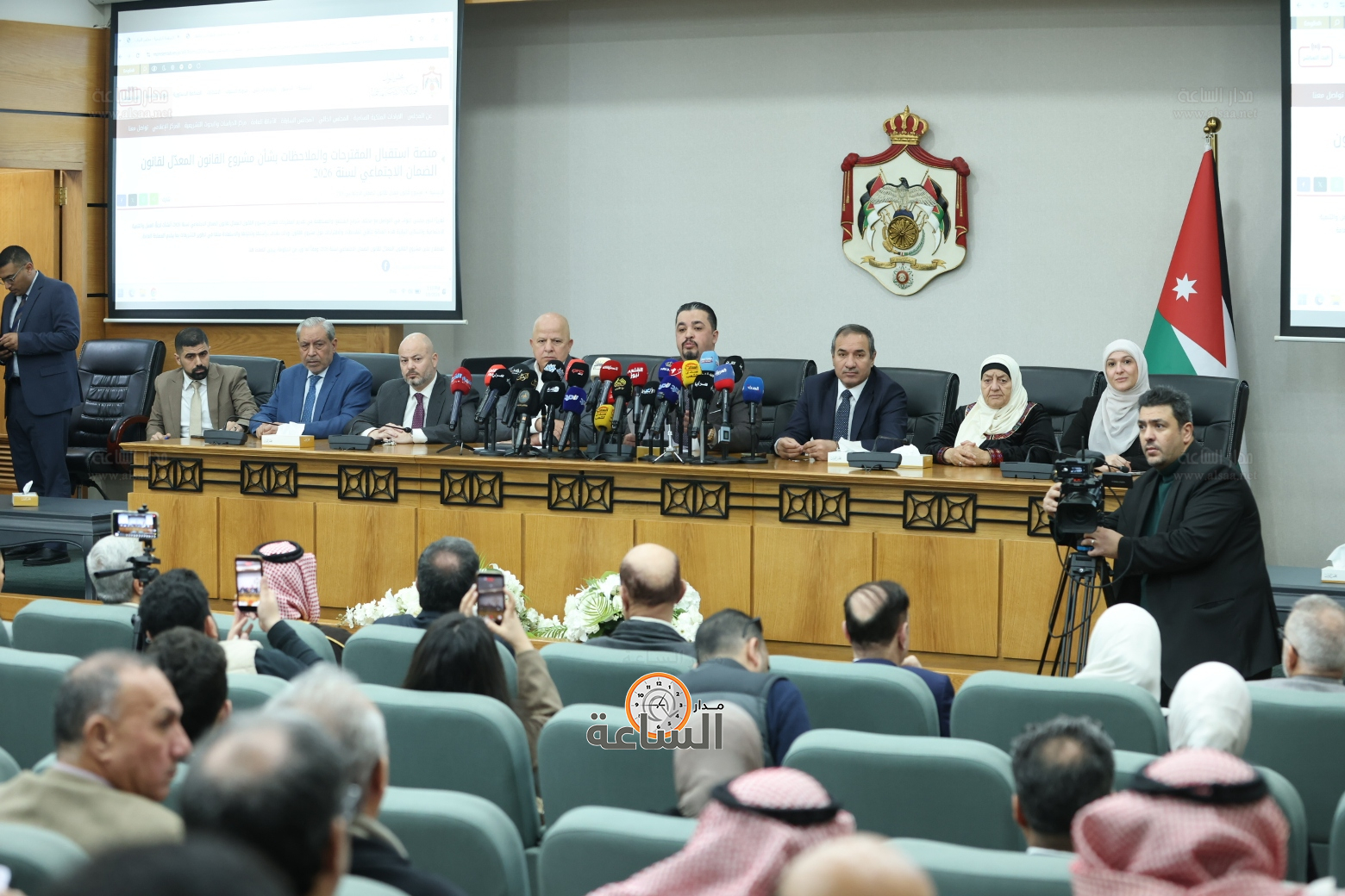 Madar Al-Saa Images 0.15476420344680475