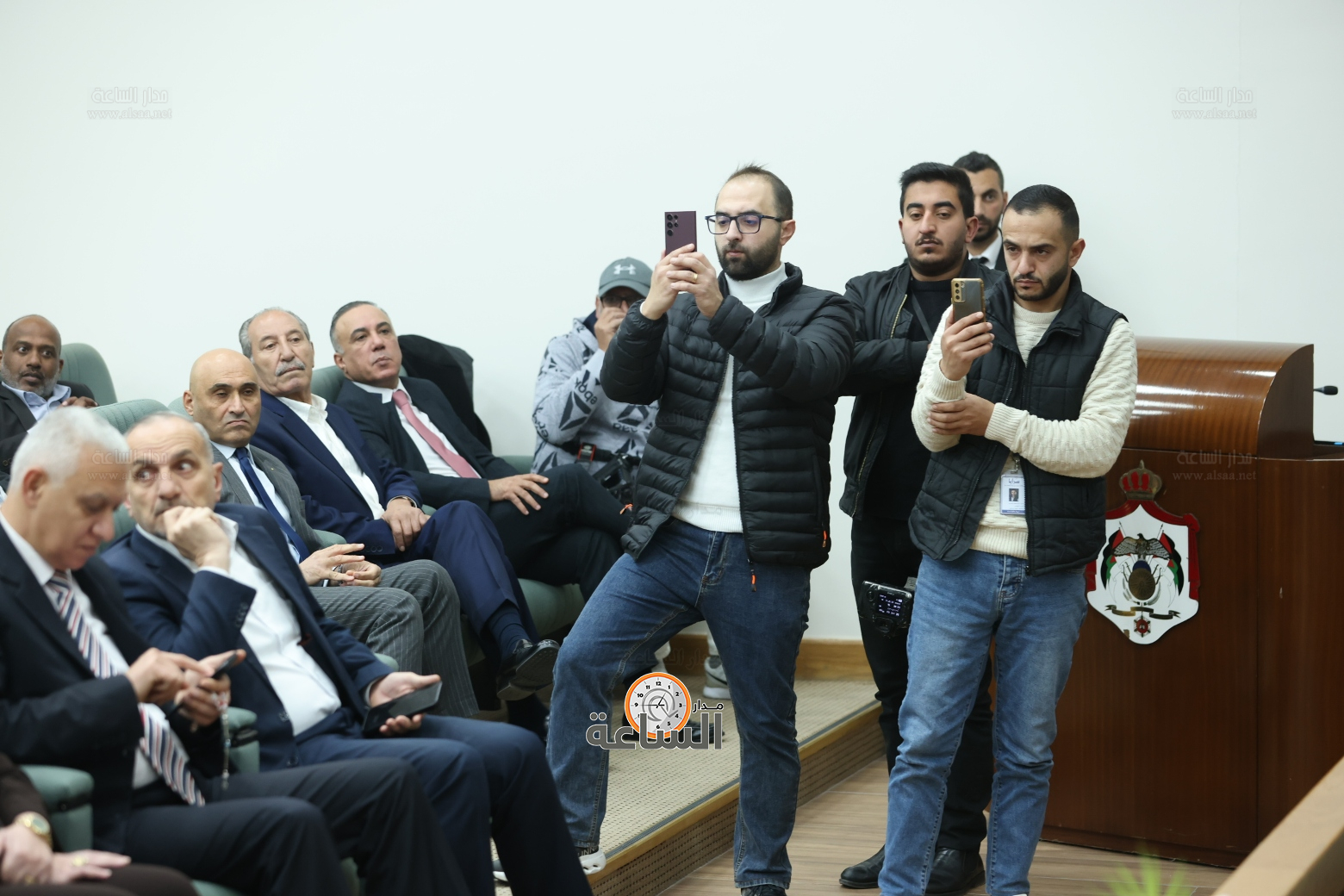 Madar Al-Saa Images 0.8575581435833697