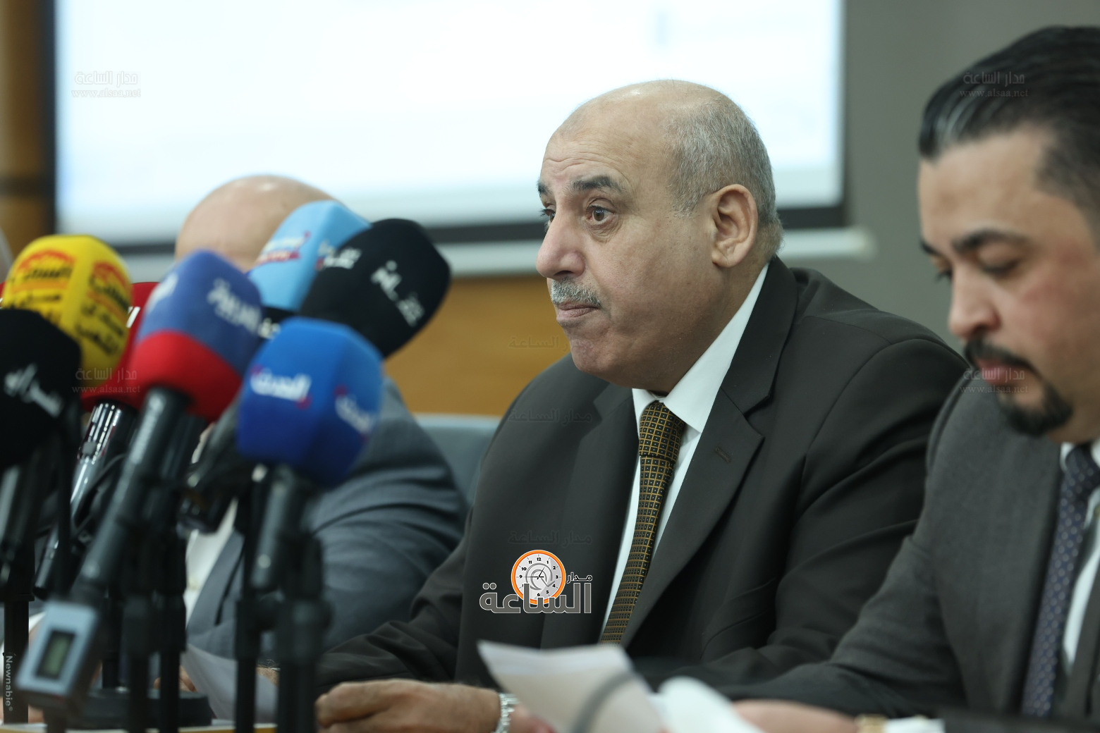 Madar Al-Saa Images 0.9335522907827803