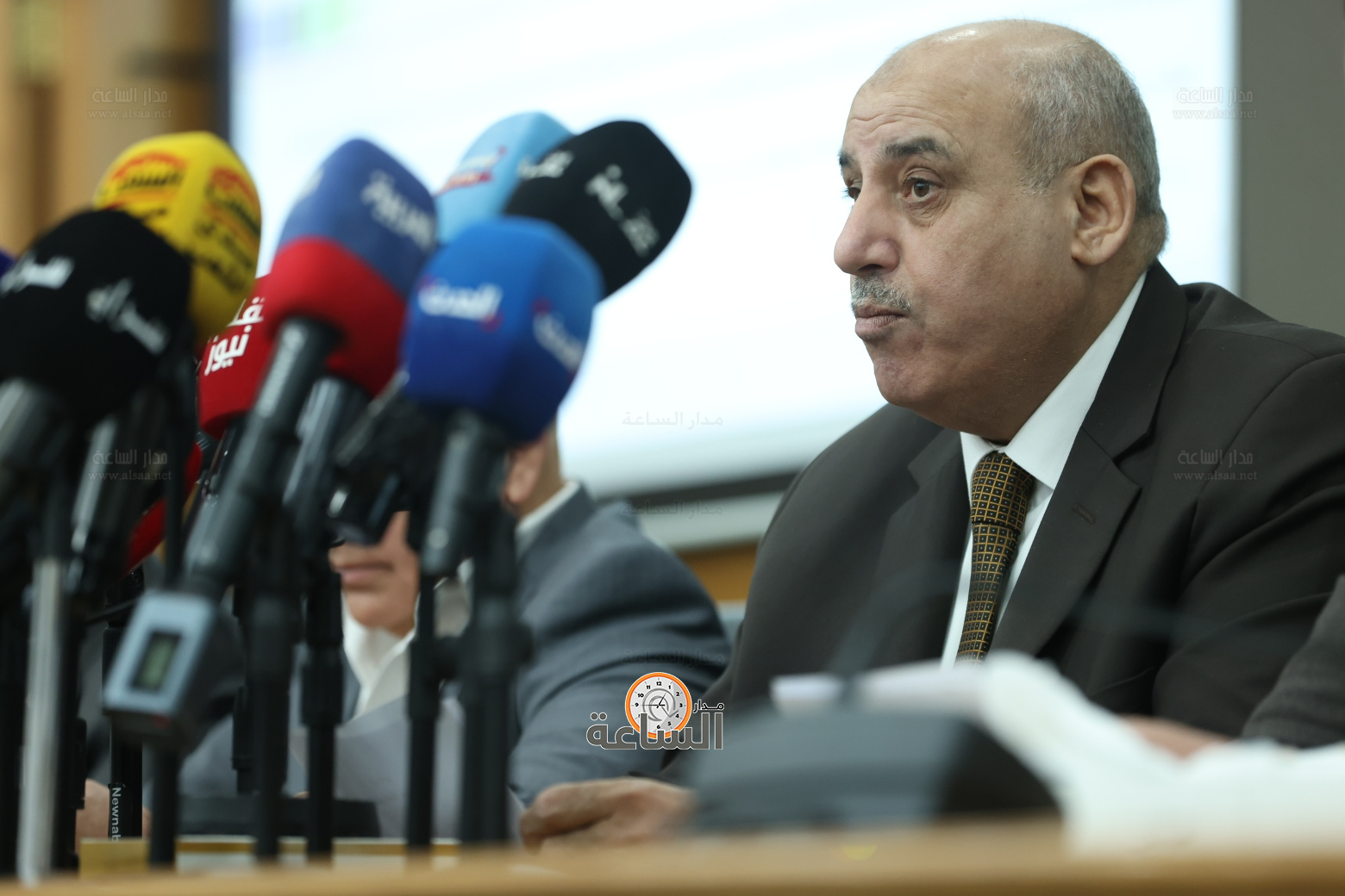 Madar Al-Saa Images 0.35875126190588524