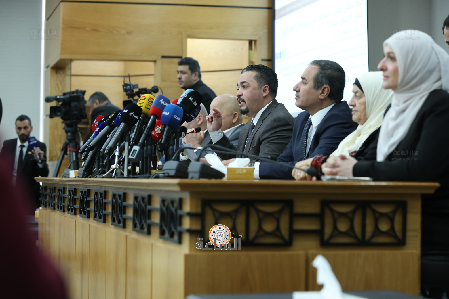 Madar Al-Saa Images 0.6903171527835447