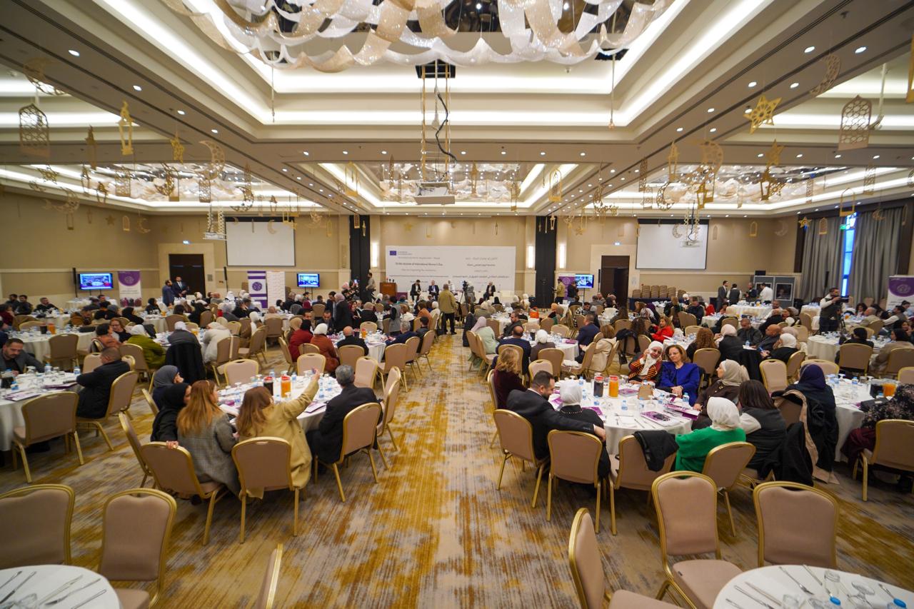 Madar Al-Saa Images 0.7184299031630268