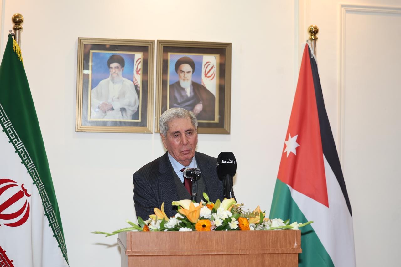 Madar Al-Saa Images 0.25600018667125113