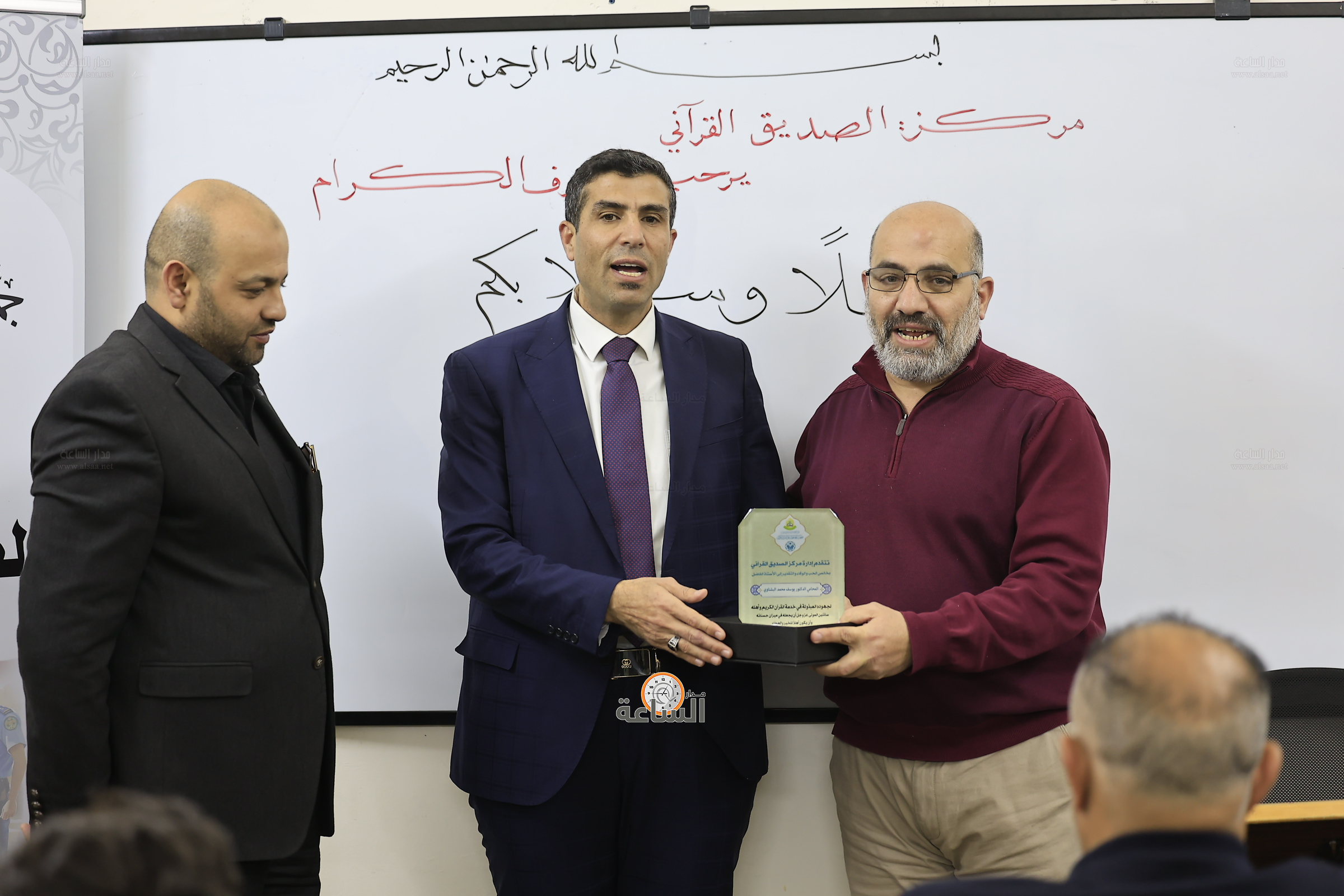 Madar Al-Saa Images 0.3720334589429588