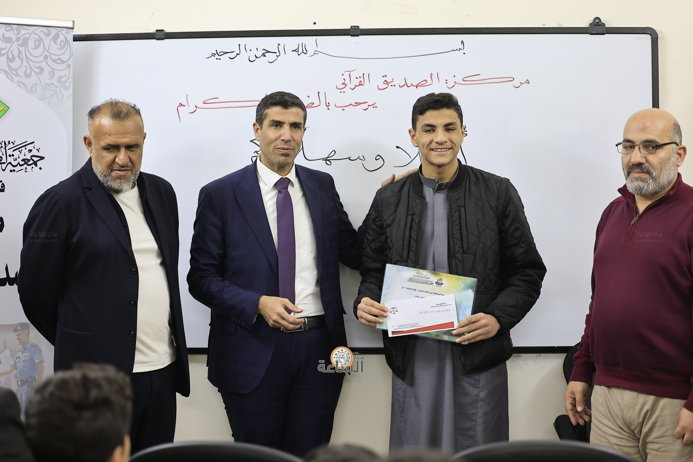 Madar Al-Saa Images 0.45923871133881067