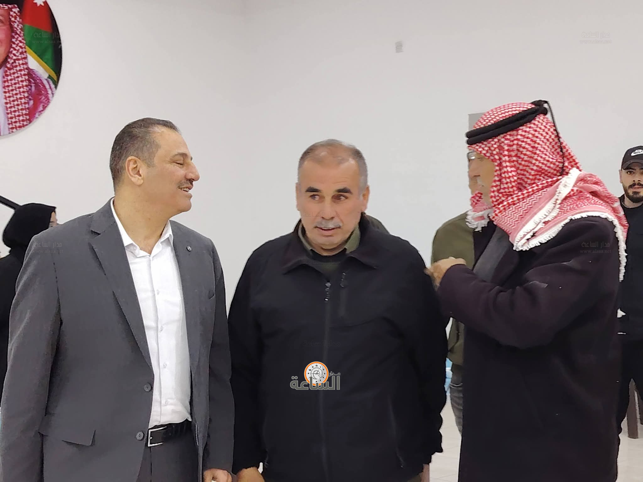 Madar Al-Saa Images 0.12094926970496034