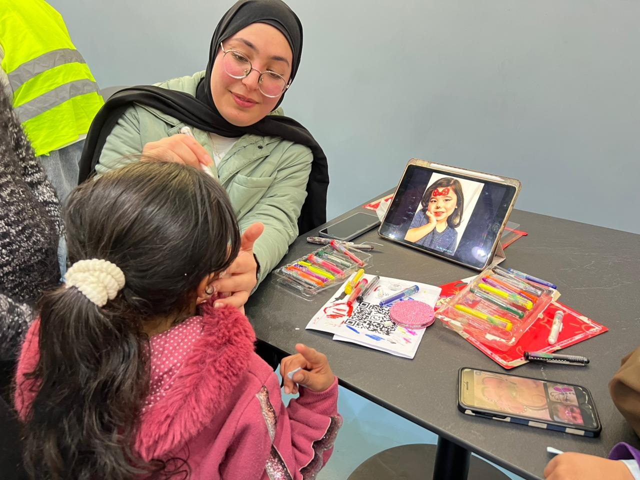 Madar Al-Saa Images 0.7664684774721249