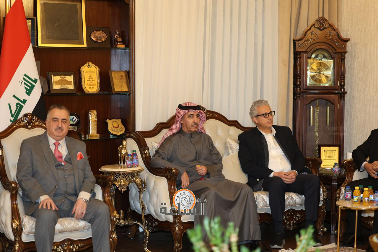 Madar Al-Saa Images 0.833443531759622