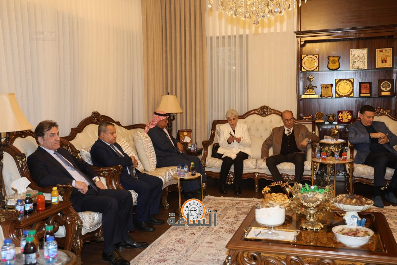 Madar Al-Saa Images 0.7329375361335829