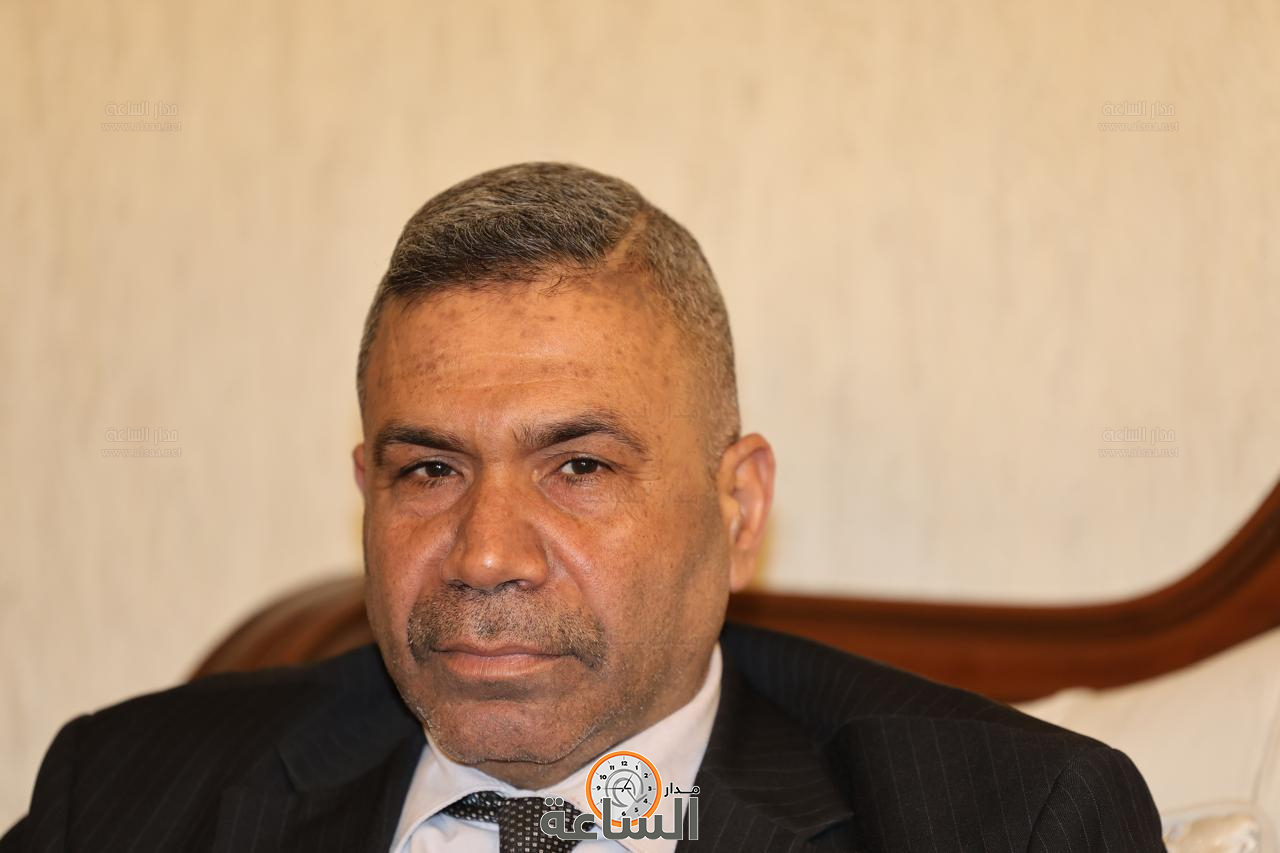 Madar Al-Saa Images 0.46819359660020543